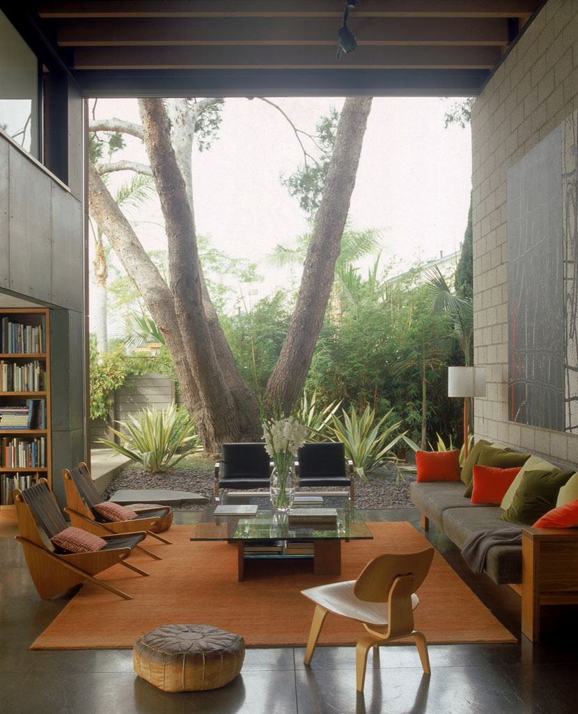 living room of 700 Palms Residence by Ehrlich Architects